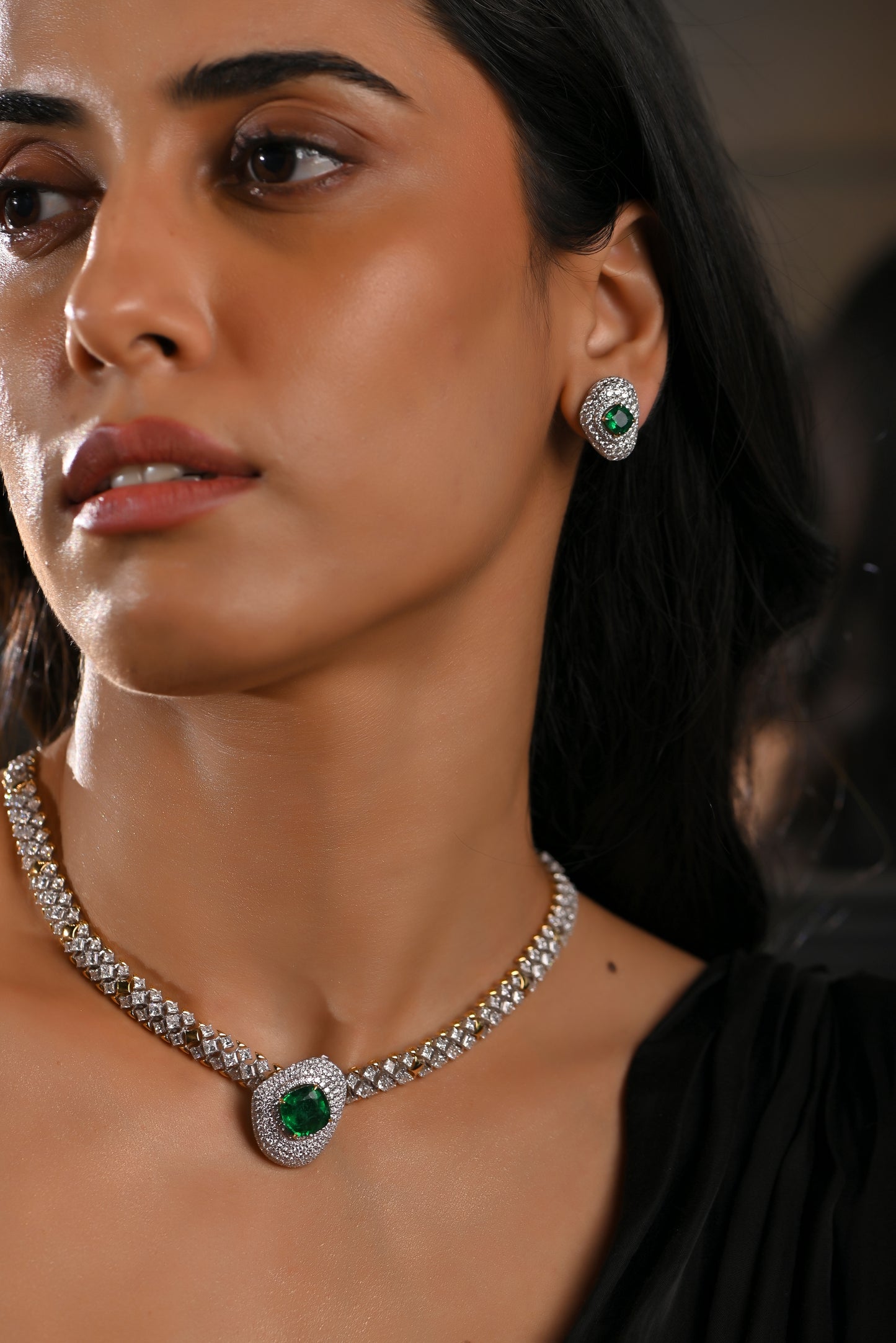 V neck lab grown diamon Necklace Stone Emerald