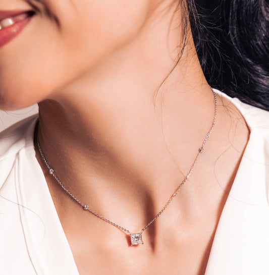 2.68 TW 2.50 CTS Diamond Pendant