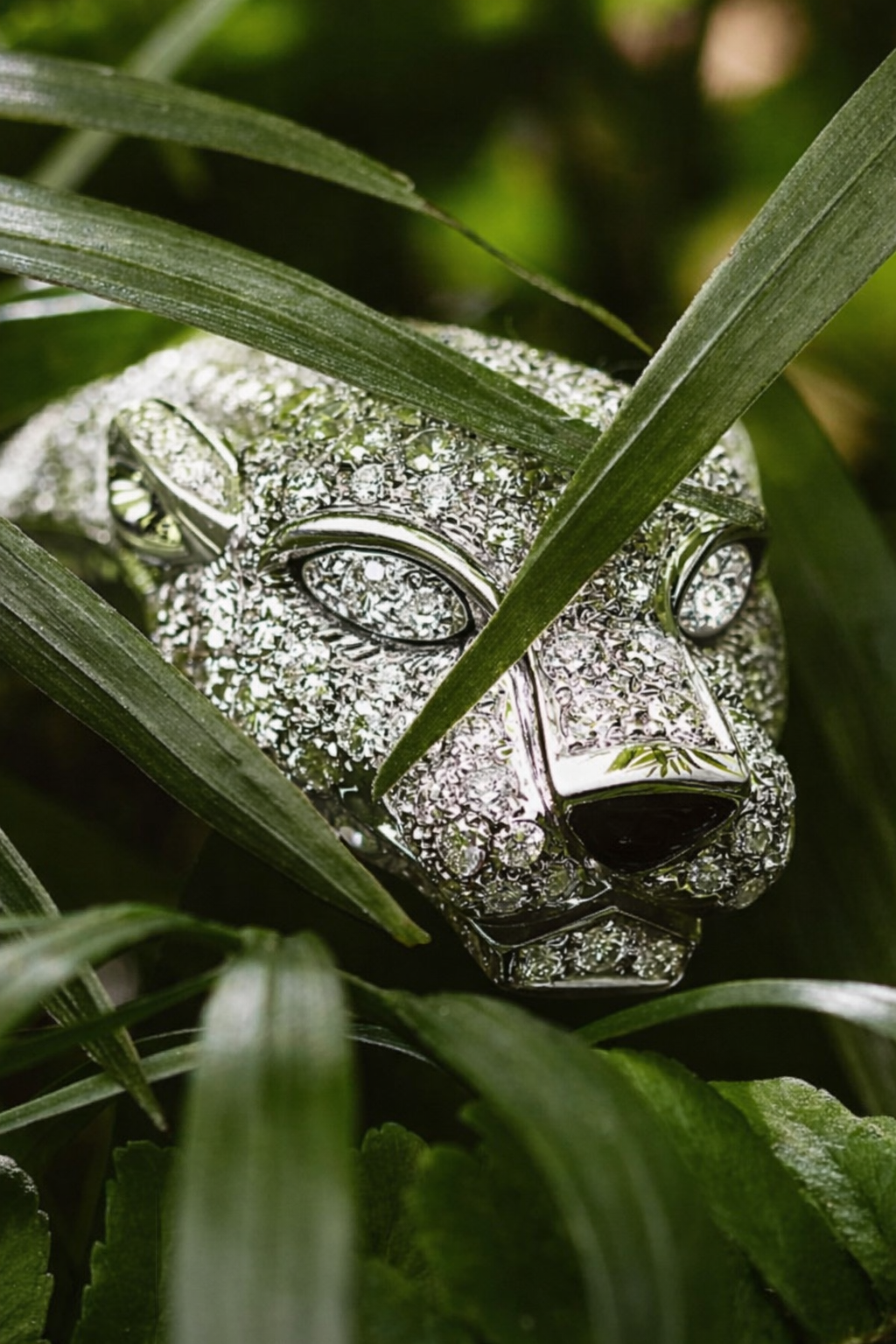Emerald Panther High Jewellery Bracelet